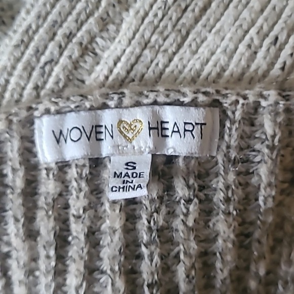 Woven Heart Tan Sweater Size Small - Picture 5 of 5